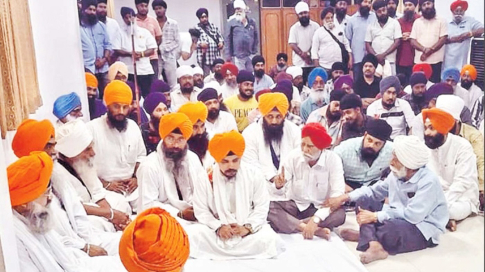 महाराष्ट्र सरकार के नए कानून का कड़ा विरोध: तख्त श्री हजूर साहिब के प्रबंधन में बदलाव पर सिख समुदाय में रोष